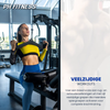 Fitte vrouw die traint met de PH Fitness Kabel Accessoires Multi Grip Set 5