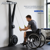 Fitte man in een rolstoel die traint met de PH Fitness SkiErg Ski Machine Wandmontage